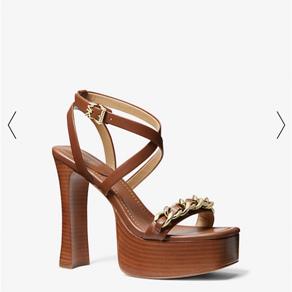 MICHAEL KORS
Paola Chain Embellished Leather Platform Sandal✨brand new